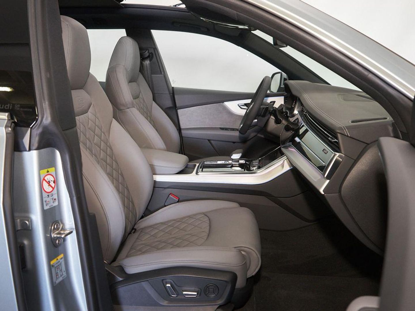 Audi Q8 S line 45 TDI quattro 170 kW (231 CV) tiptronic Gris Plata SUV
