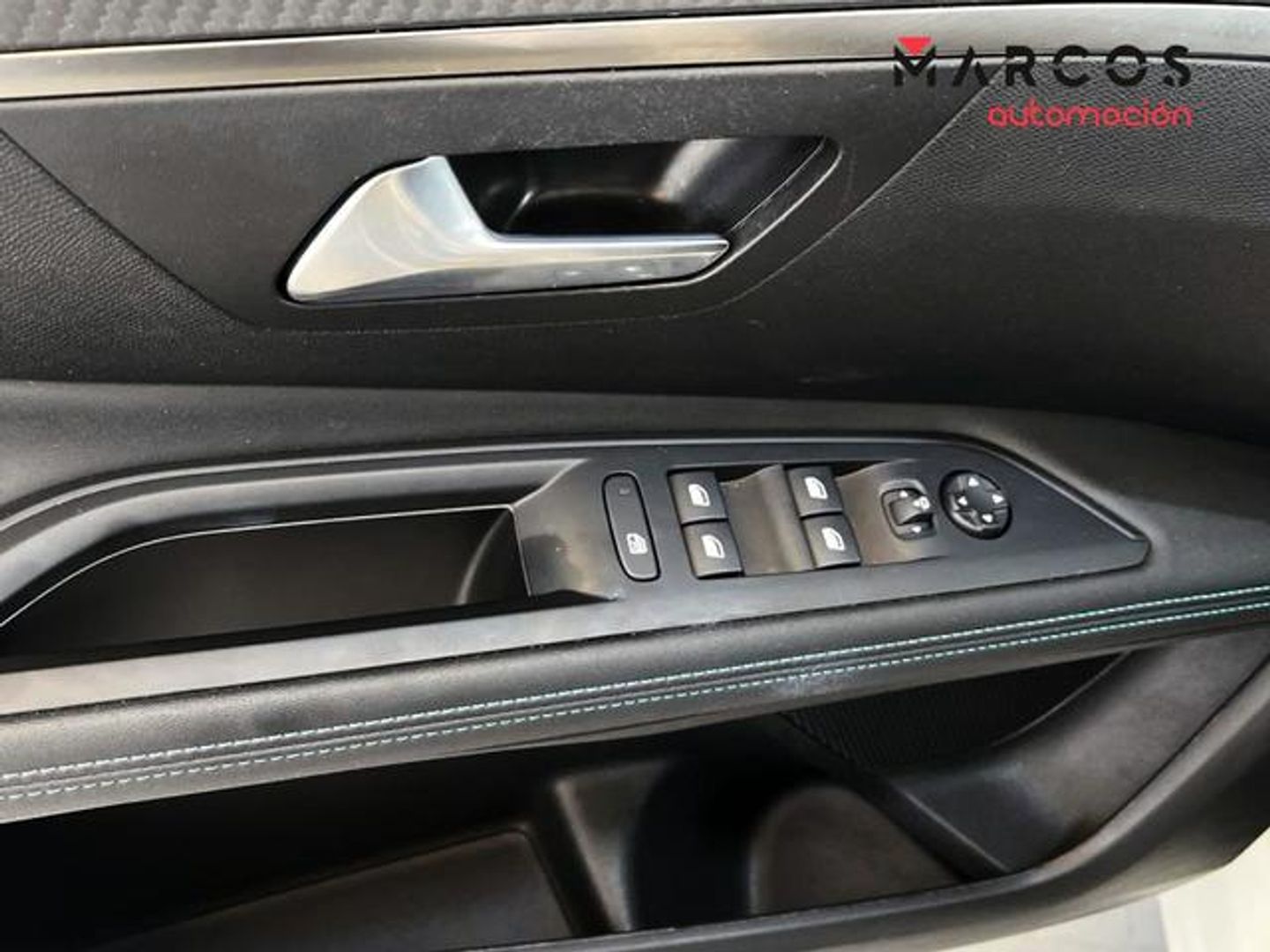 Peugeot 3008 Hybrid 136 Allure Pack eDCS6 100 kW (136 CV)