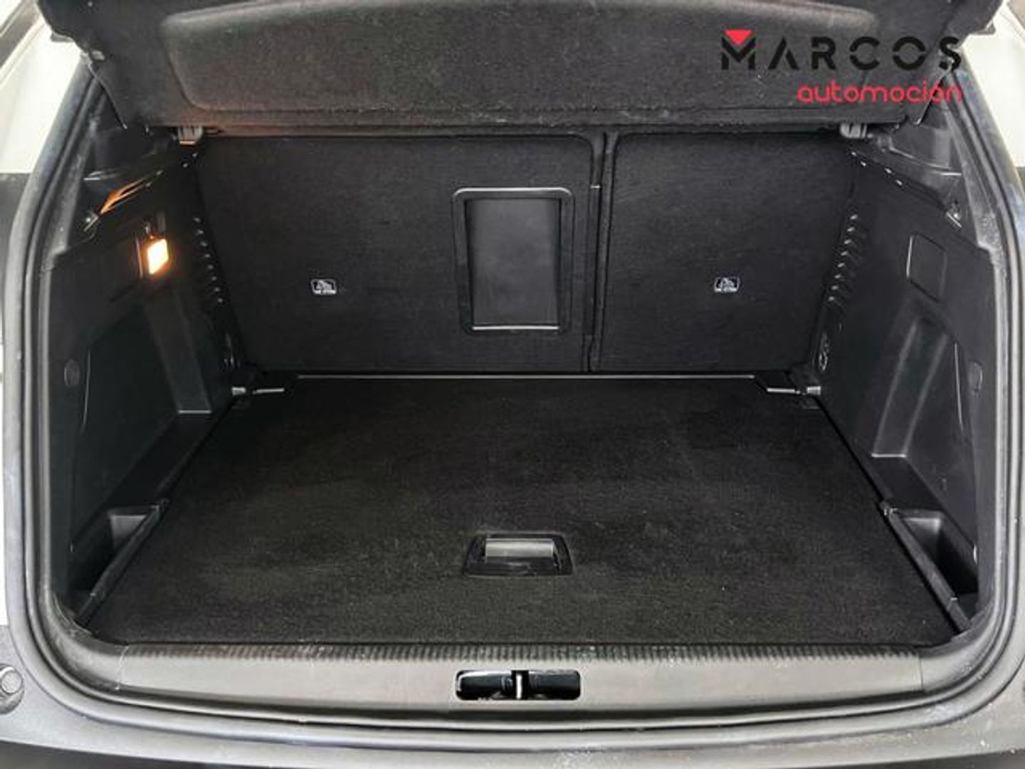 Peugeot 3008 Hybrid 136 Allure Pack eDCS6 100 kW (136 CV)