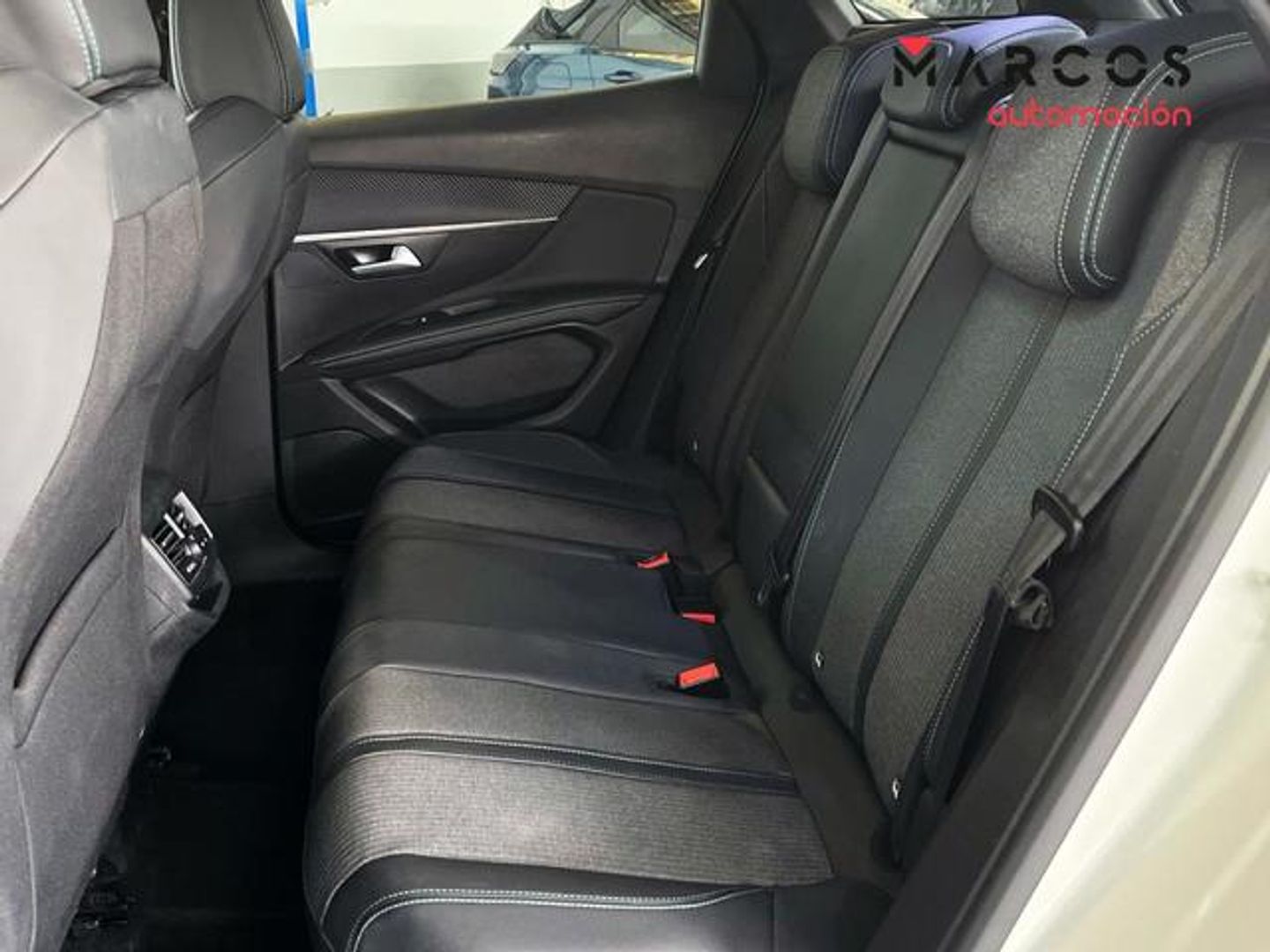 Peugeot 3008 Hybrid 136 Allure Pack eDCS6 100 kW (136 CV)