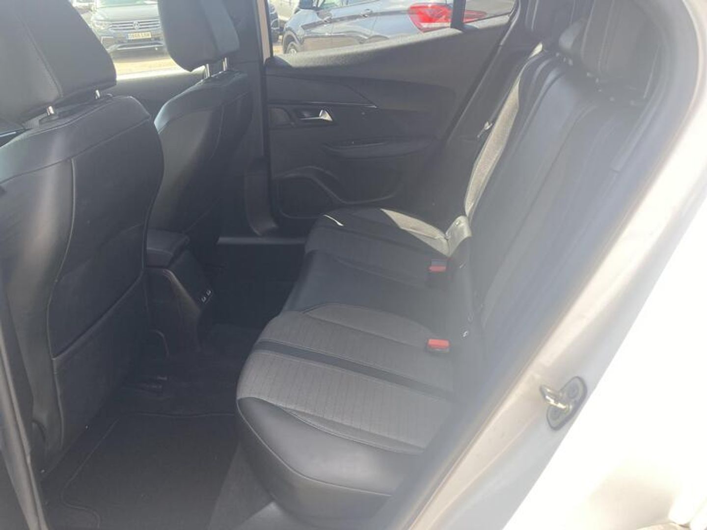Peugeot 2008 PureTech 130 S&S Allure Pack EAT8 96 kW (130 CV)