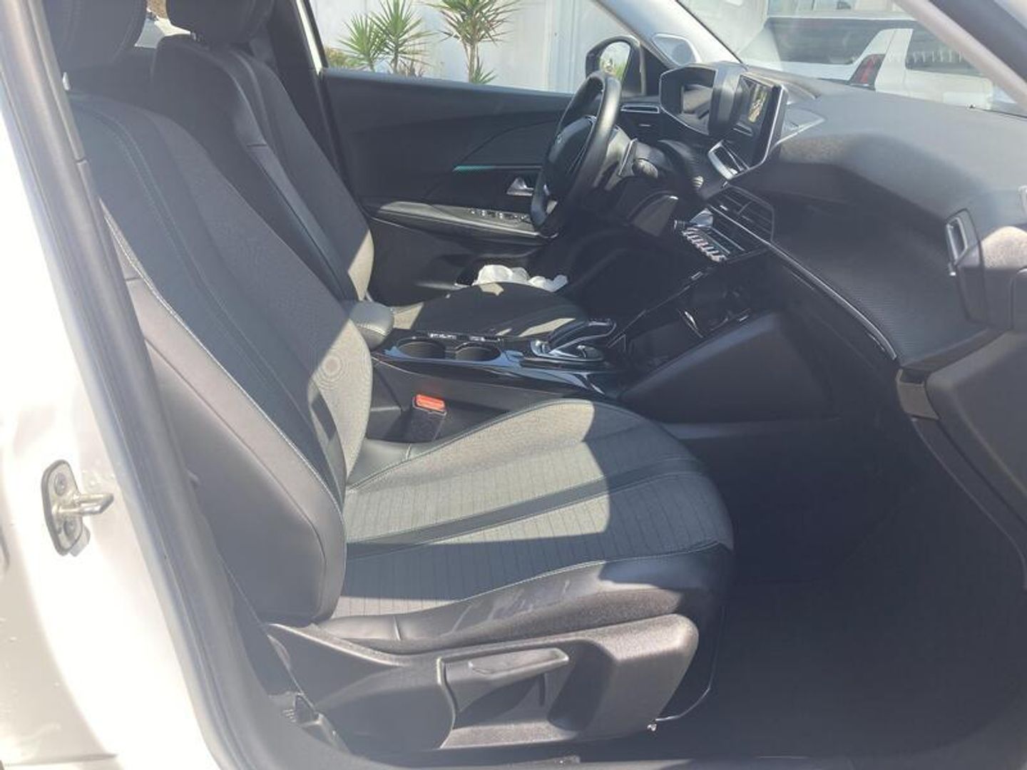 Peugeot 2008 PureTech 130 S&S Allure Pack EAT8 96 kW (130 CV)