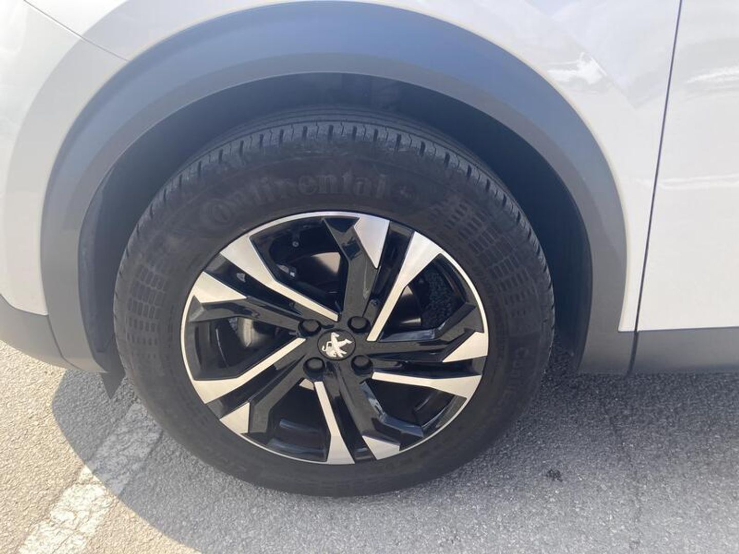 Peugeot 2008 PureTech 130 S&S Allure Pack EAT8 96 kW (130 CV)
