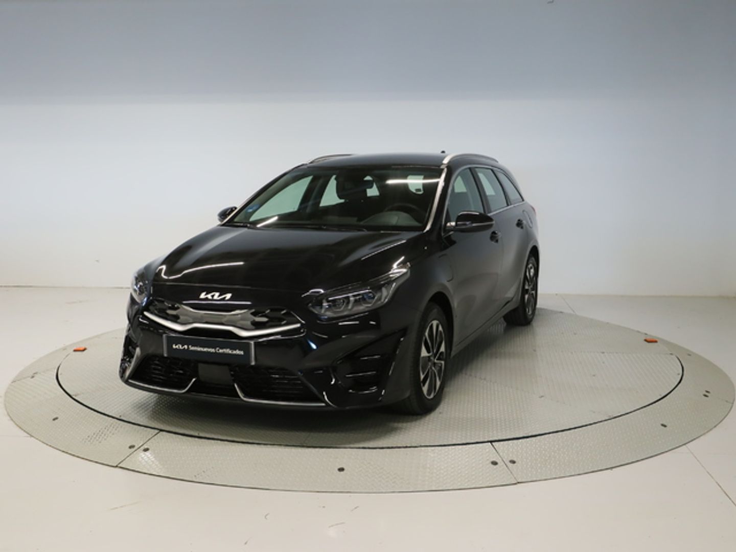 Kia Ceed Tourer 1.6 GDi PHEV eDrive 104 kW (141 CV) Negro Familiar