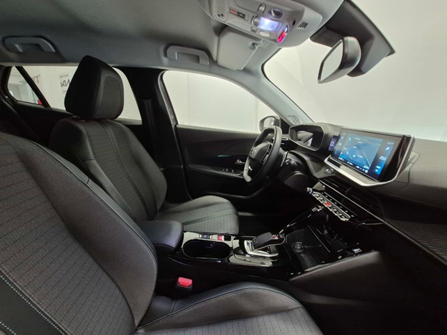 Peugeot 2008 PureTech 130 S&S Allure Pack EAT8 96 kW (130 CV)