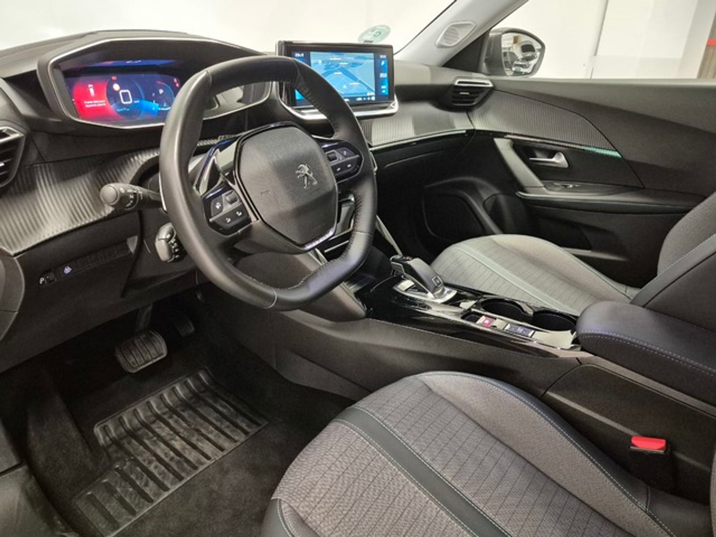 Peugeot 2008 PureTech 130 S&S Allure Pack EAT8 96 kW (130 CV)