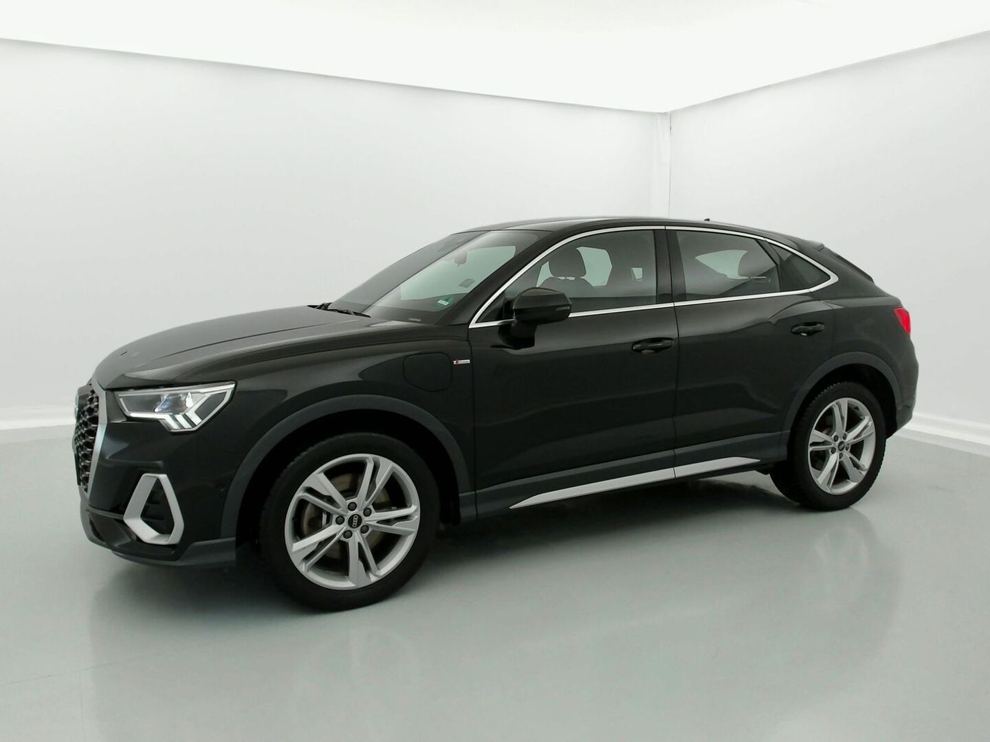 Audi Q3 Sportback TFSIe S line 45 TFSI e 180 kW (245 CV) S tronic
