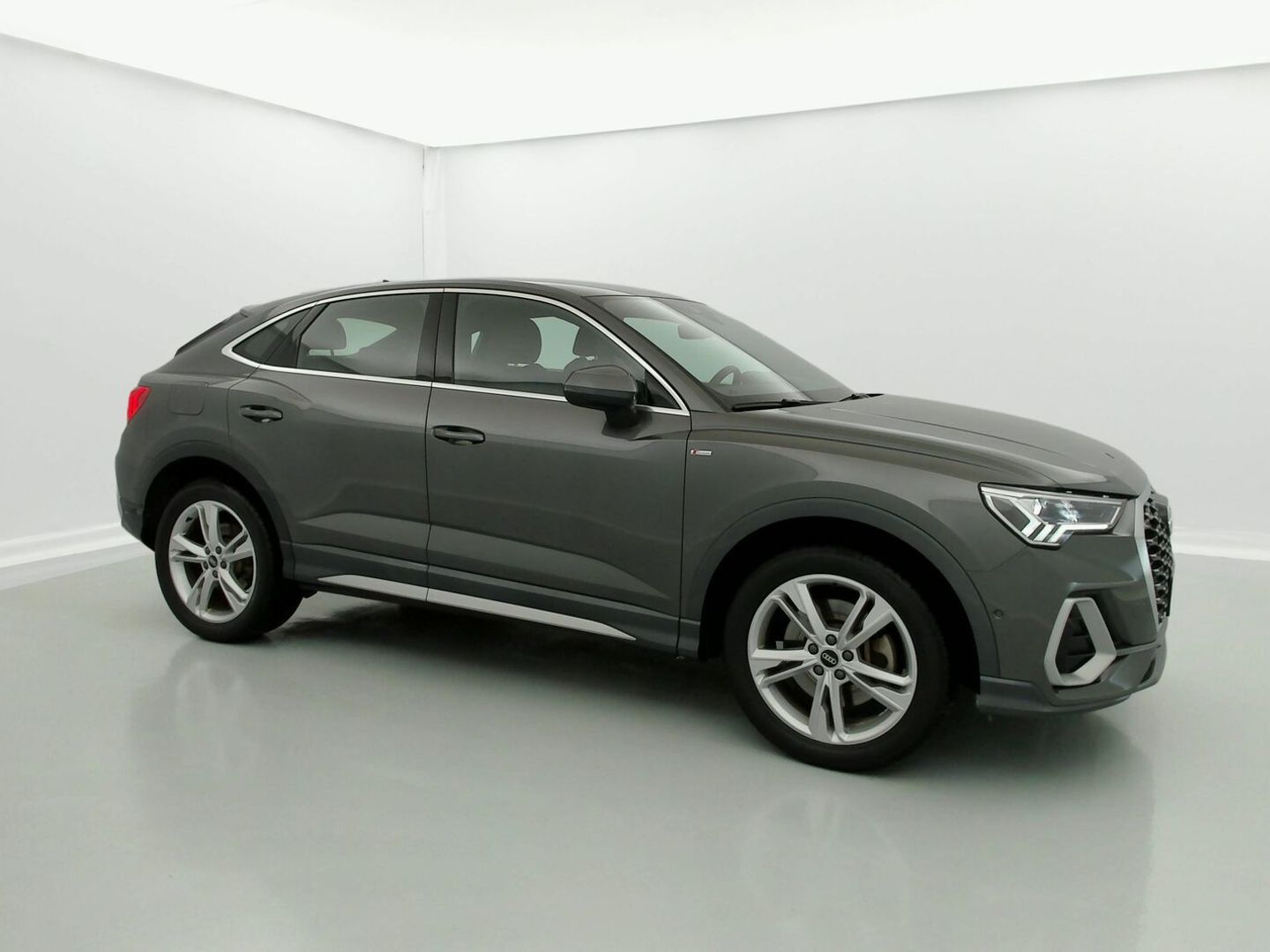 Audi Q3 Sportback TFSIe S line 45 TFSI e 180 kW (245 CV) S tronic