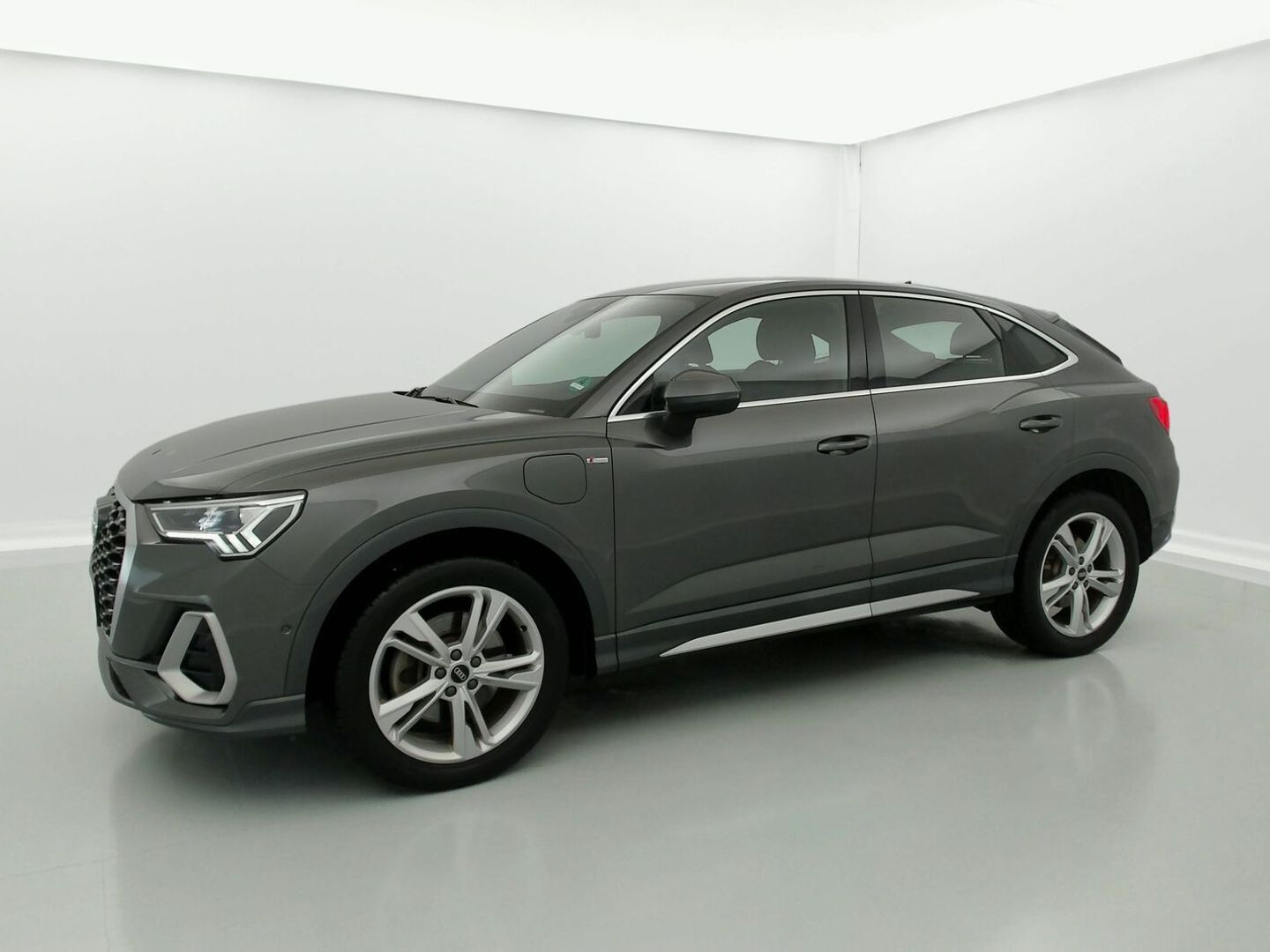Audi Q3 Sportback TFSIe S line 45 TFSI e 180 kW (245 CV) S tronic