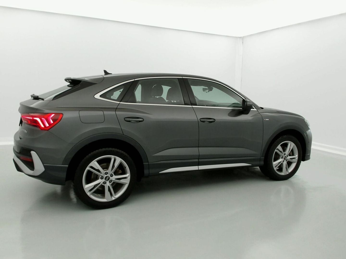 Audi Q3 Sportback TFSIe S line 45 TFSI e 180 kW (245 CV) S tronic