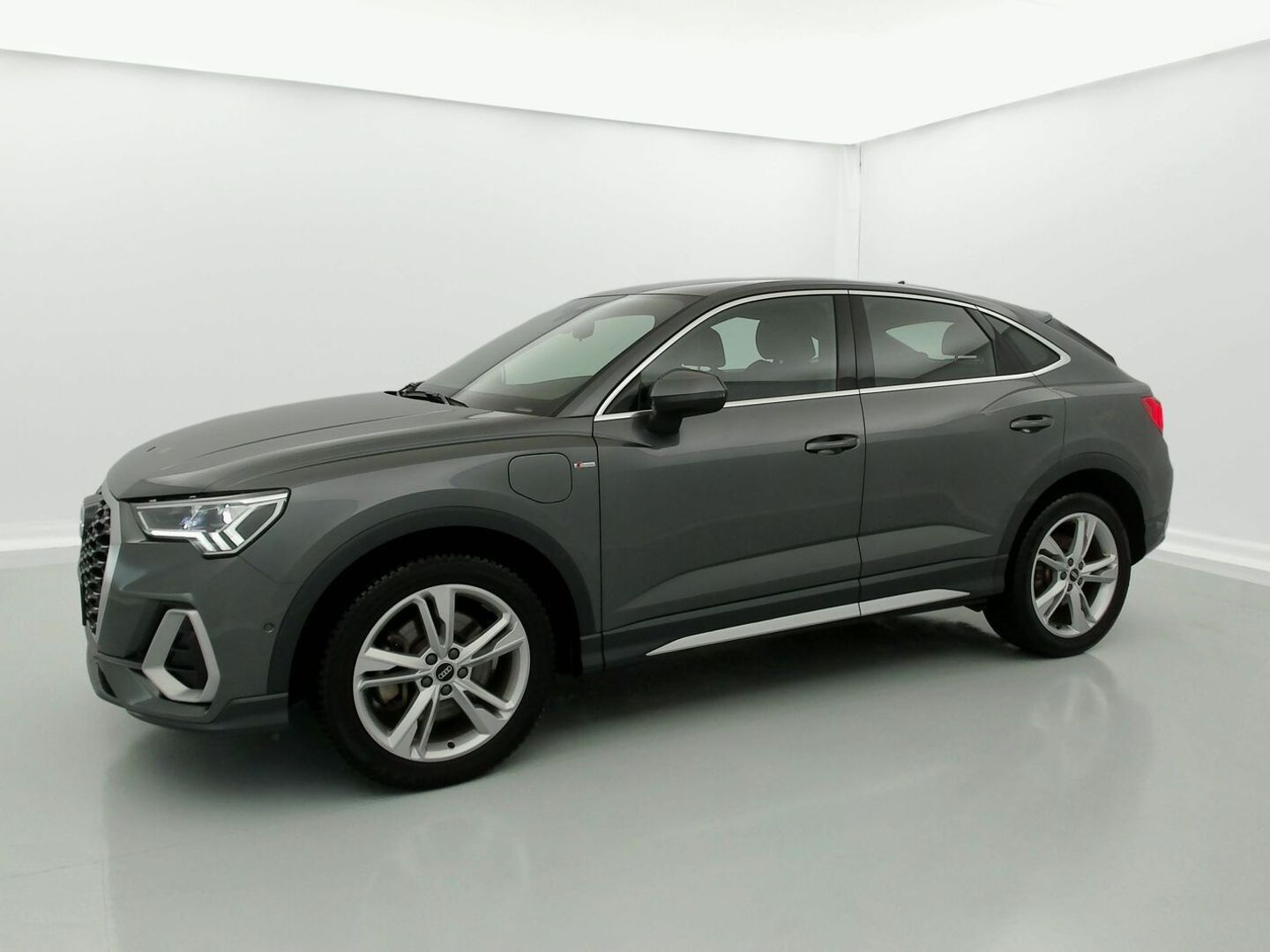 Audi Q3 Sportback TFSIe S line 45 TFSI e 180 kW (245 CV) S tronic