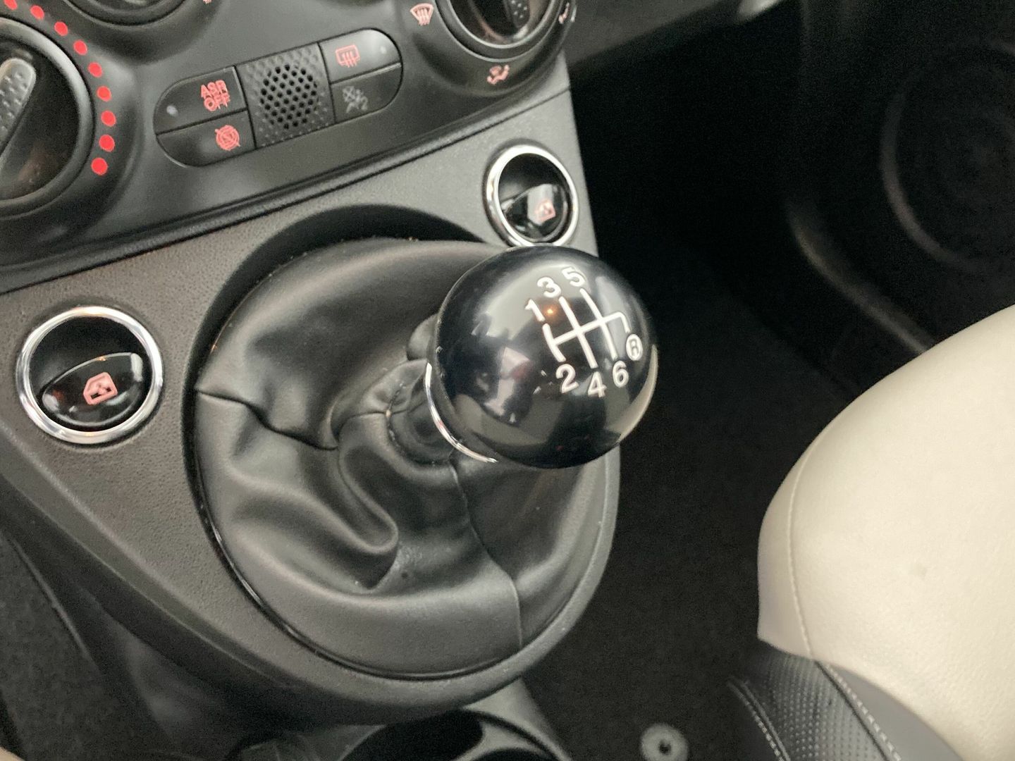 Fiat 500 1.0 Hybrid Dolcevita 51 kW (70 CV)