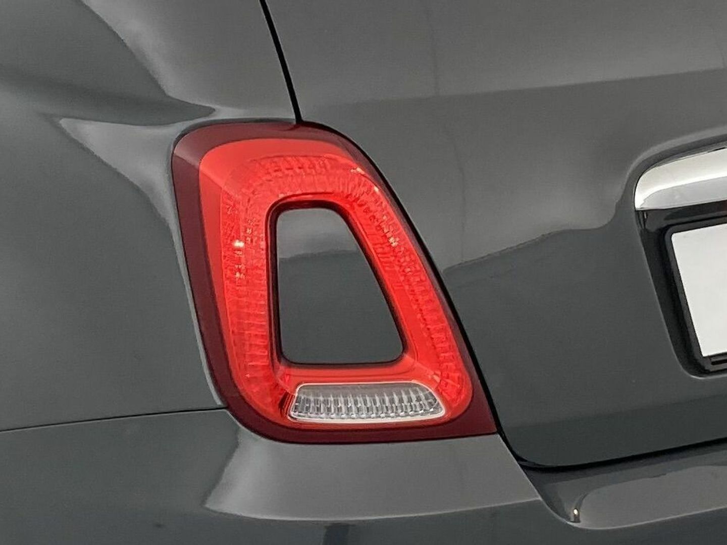 Fiat 500 1.0 Hybrid Dolcevita 51 kW (70 CV)