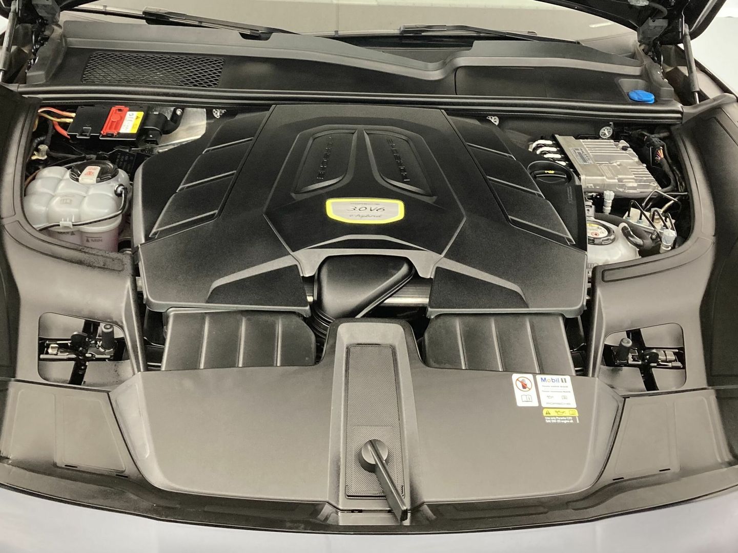 Porsche Cayenne Cayenne E-Hybrid Platinum Edition 340 kW (462 CV)