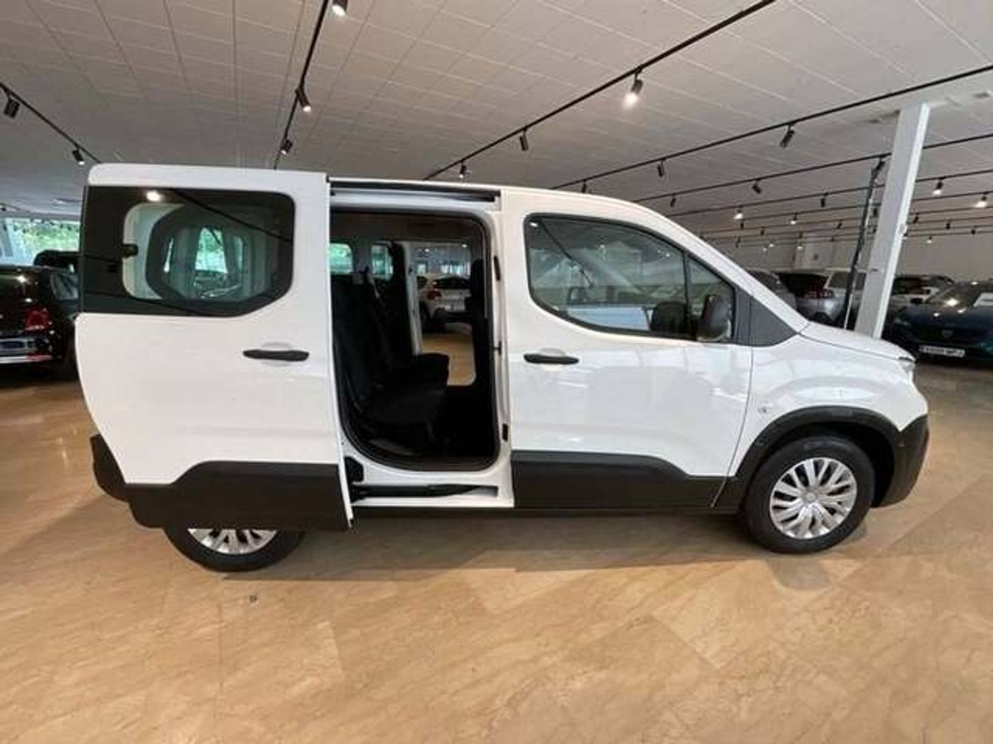 Peugeot Rifter BlueHDi 100 Active Pack Standard 73 kW (100 CV)