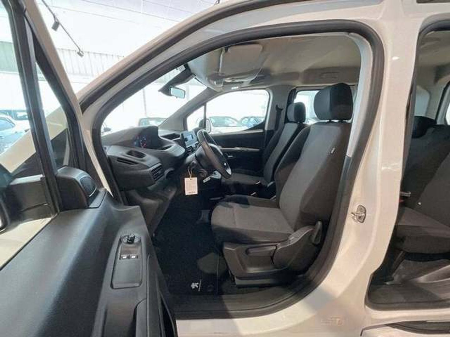 Peugeot Rifter BlueHDi 100 Active Pack Standard 73 kW (100 CV)