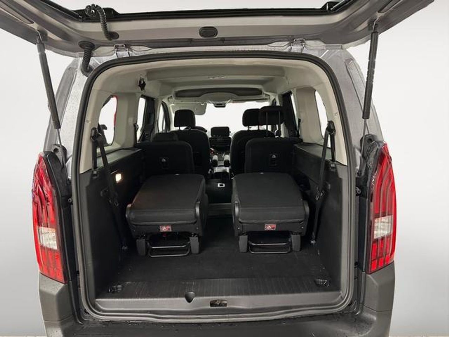 Peugeot Rifter BlueHDi 130 S&S Allure Long EAT8 96 kW (130 CV)