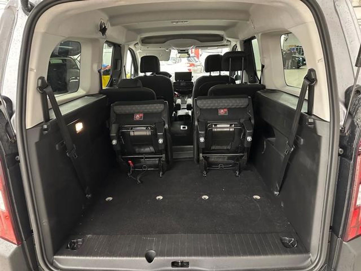 Peugeot Rifter BlueHDi 130 S&S Allure Long EAT8 96 kW (130 CV)