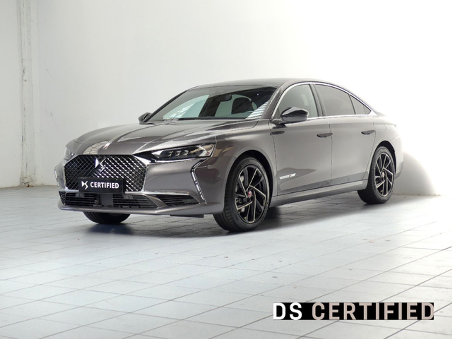 DS DS 9 E-Tense 250 Performance Line+ 184 kW (250 CV) Gris Sedan
