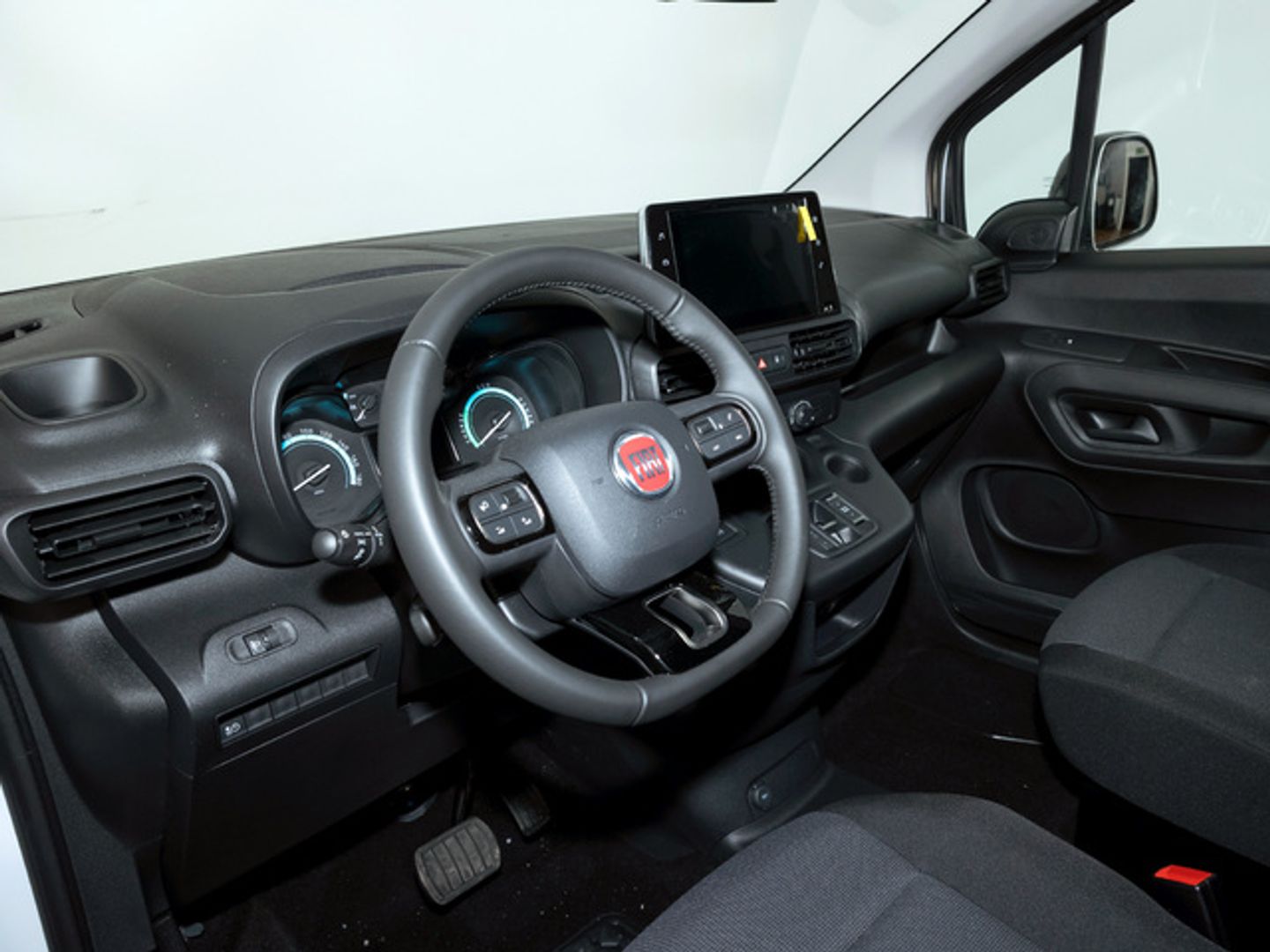 Fiat e-Doblò Furgón 50kWh L1H1 100 kW (136 CV)
