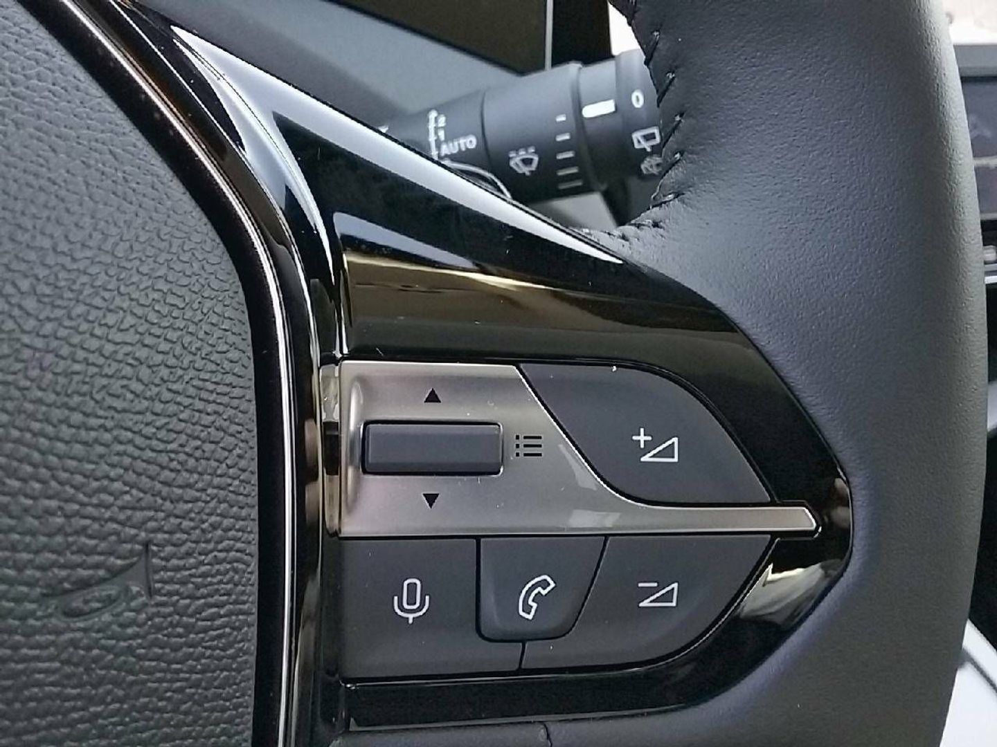 Peugeot 308 SW Allure Hybrid 136 e-DCS6 100 kW (136 CV)
