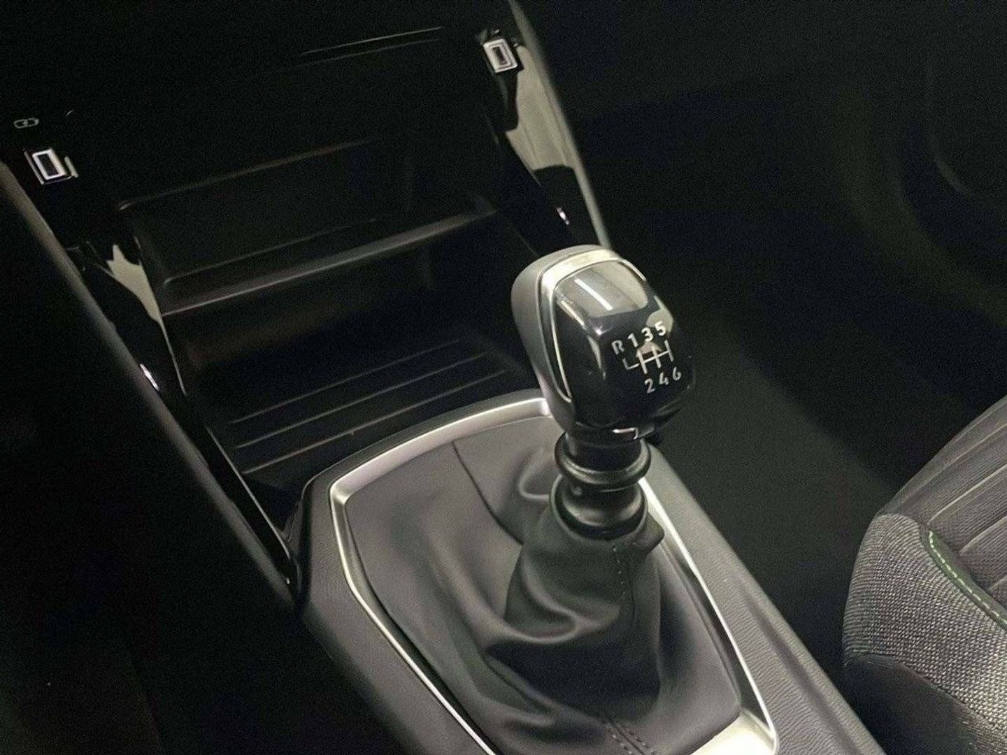 Peugeot 2008 PureTech 100 S&S Active 75 kW (100 CV)