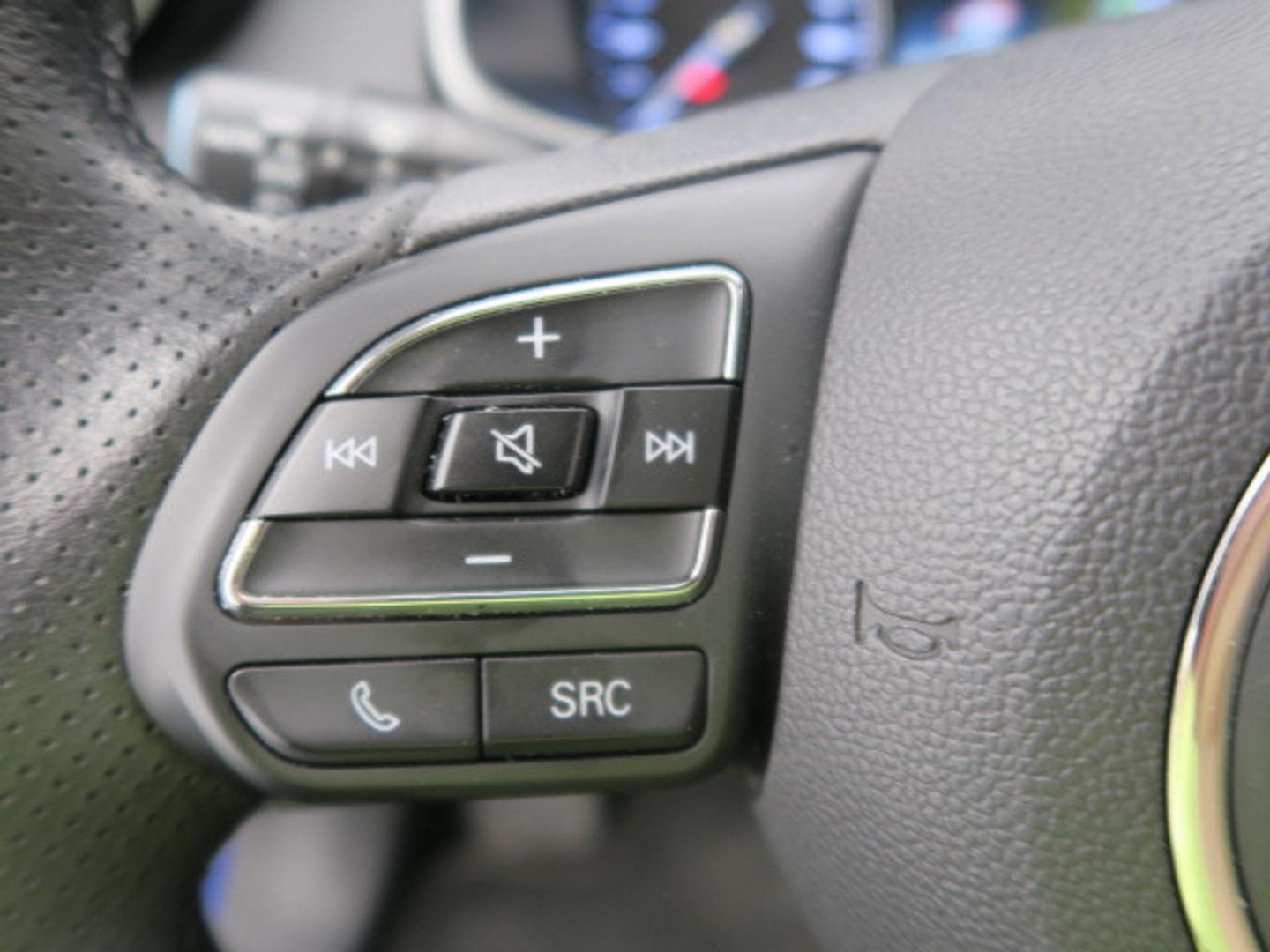 MG ZS EV 45kWh Luxury 105 kW (143 CV)