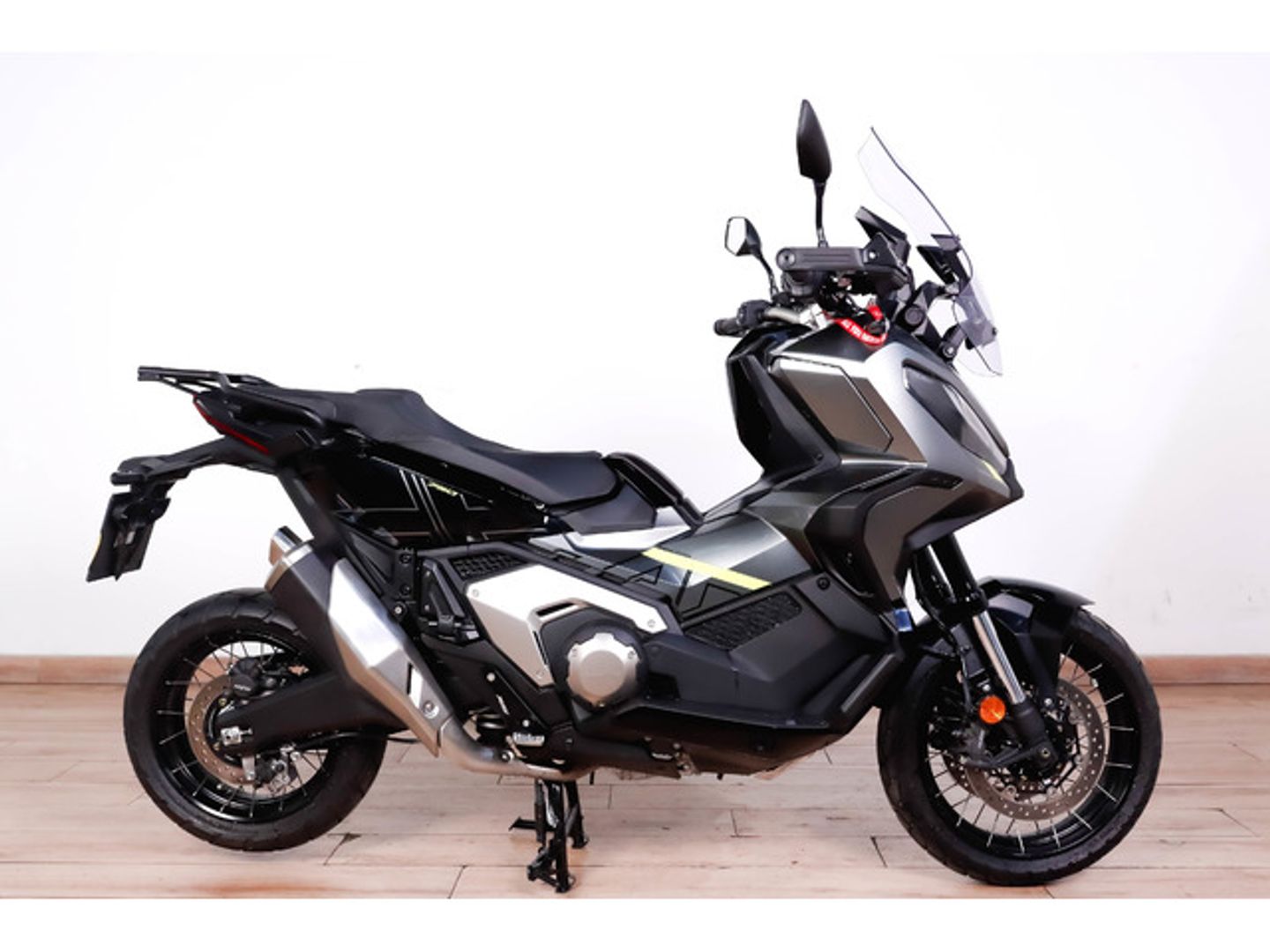 Honda X-ADV Gris Motorcycle