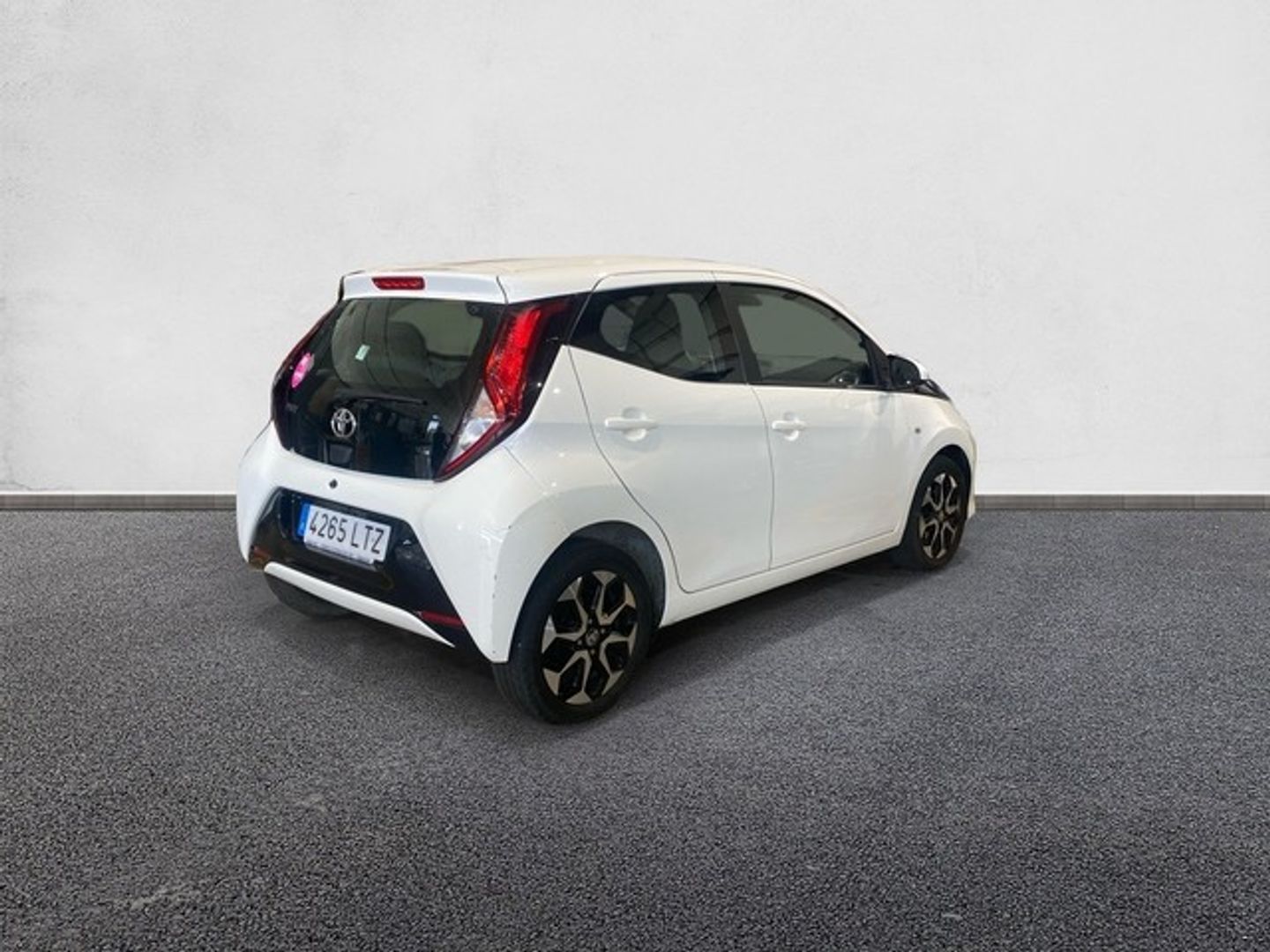 Toyota Aygo 1.0 70 x-play 53 kW (72 CV)