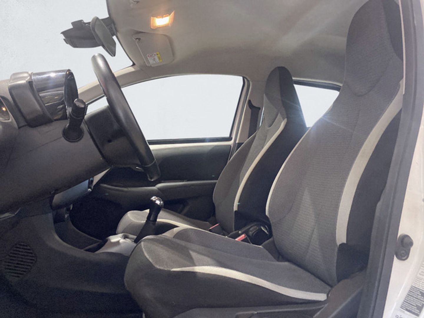 Toyota Aygo 1.0 70 x-play 53 kW (72 CV)