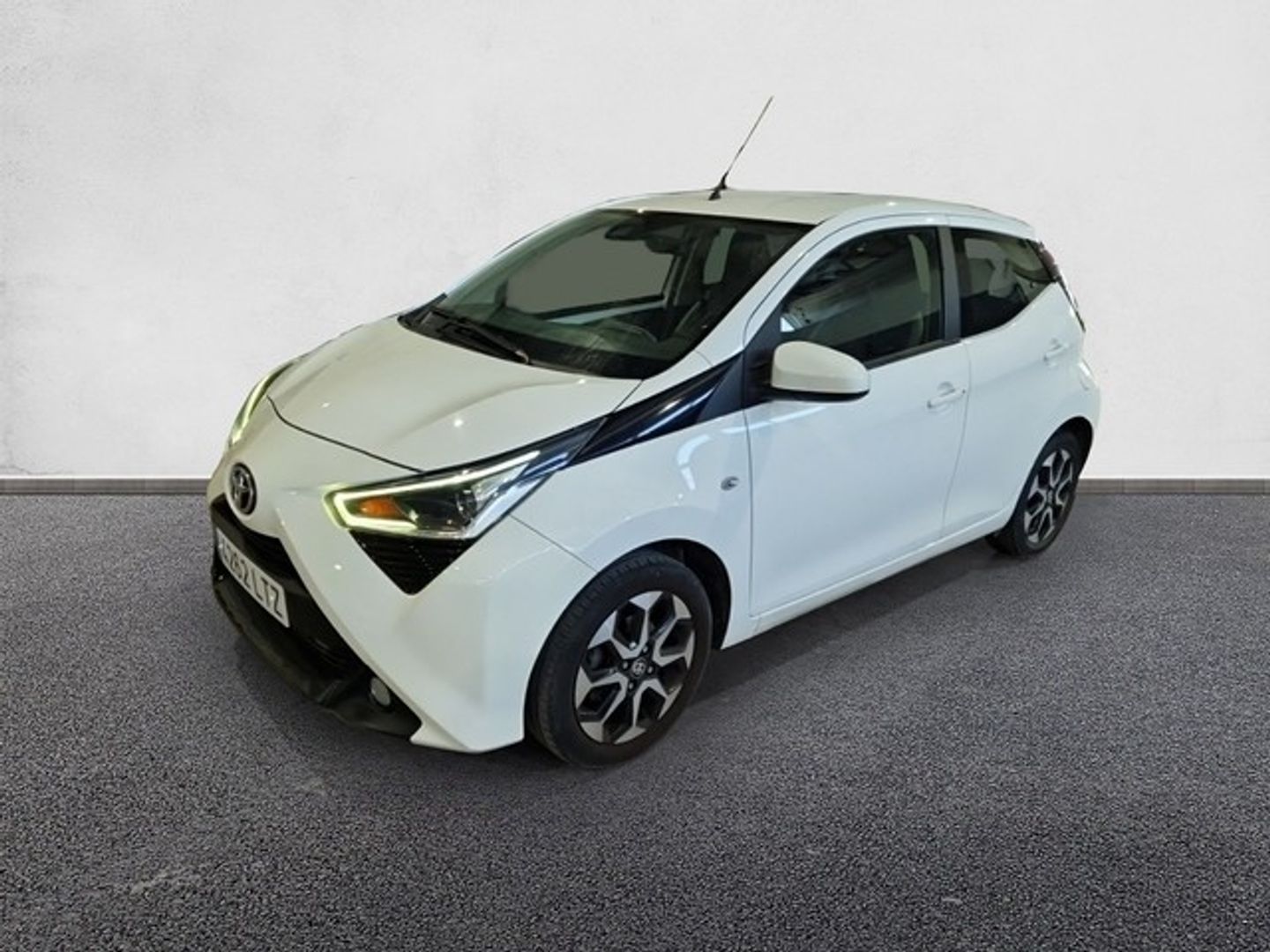 Toyota Aygo 1.0 70 x-play 53 kW (72 CV) Blanco Compact