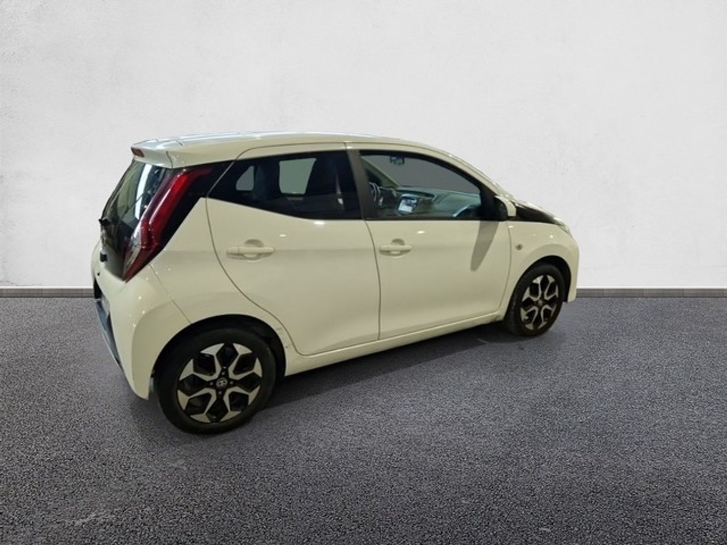 Toyota Aygo 1.0 70 x-play 53 kW (72 CV)