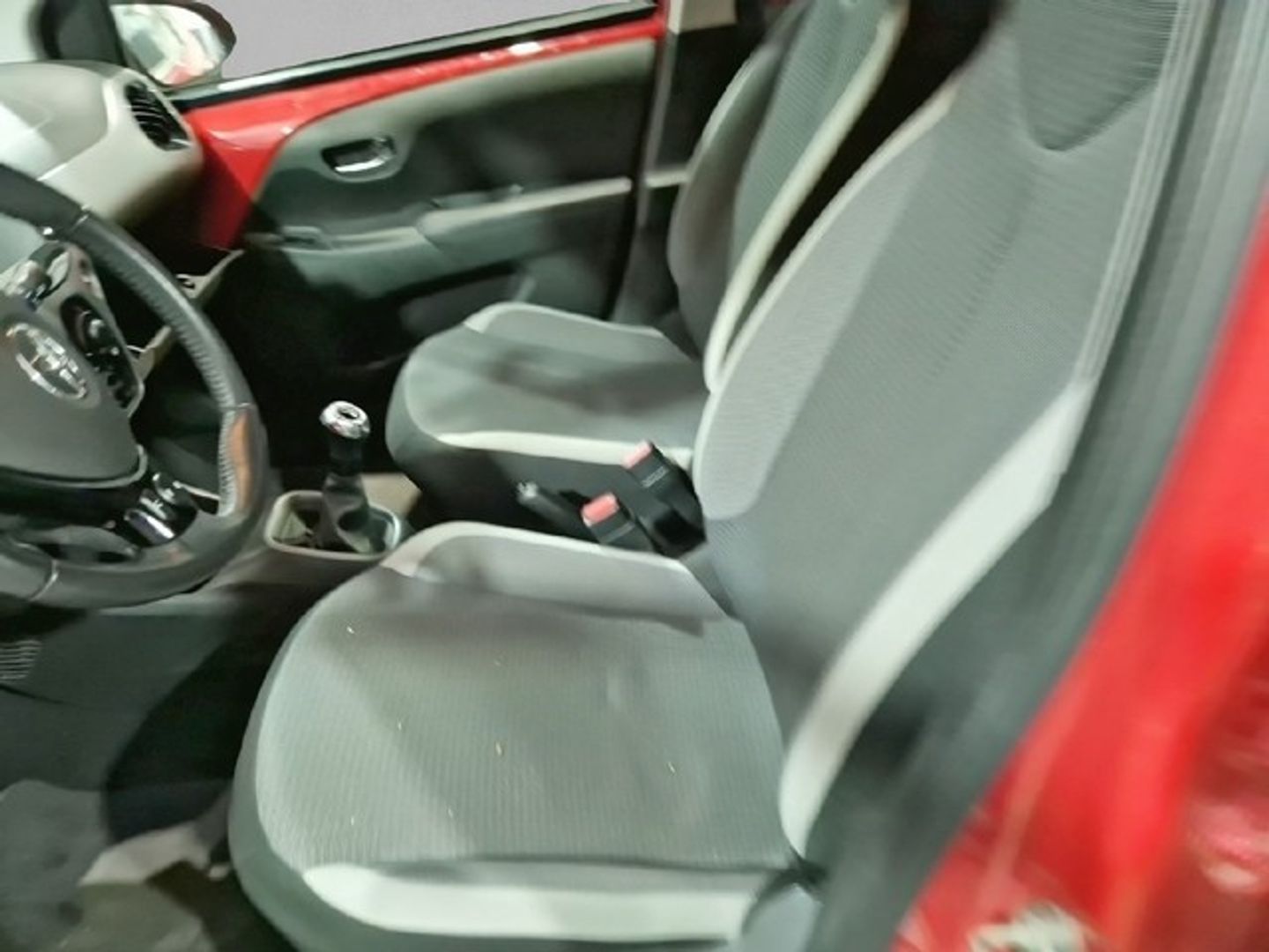 Toyota Aygo 1.0 70 x-play 53 kW (72 CV)
