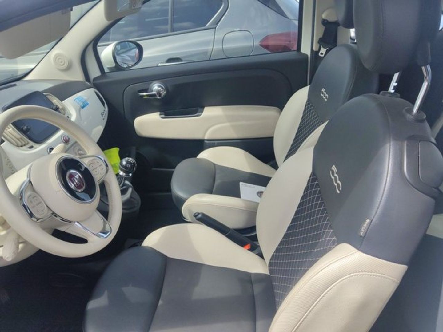 Fiat 500 1.0 Hybrid Dolcevita 51 kW (70 CV)
