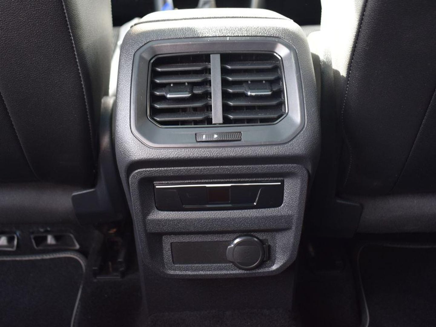 Volkswagen Tiguan Allspace R-Line 2.0 TDI 110 kW (150 CV) DSG