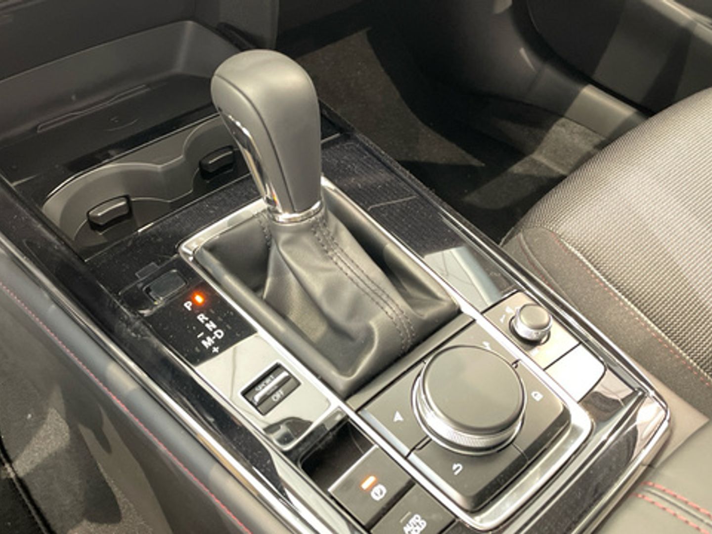 Mazda CX-30 e-SKYACTIV G AT Homura 103 kW (140 CV)