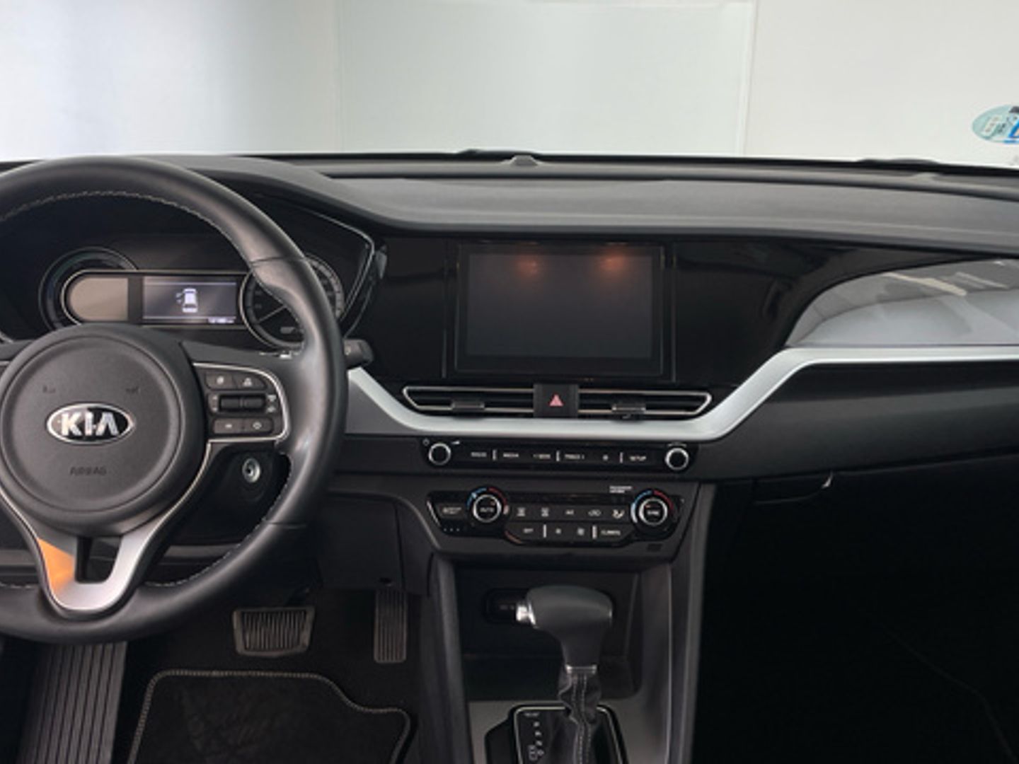 Kia Niro 1.6 GDi HEV Concept 104 kW (141 CV)