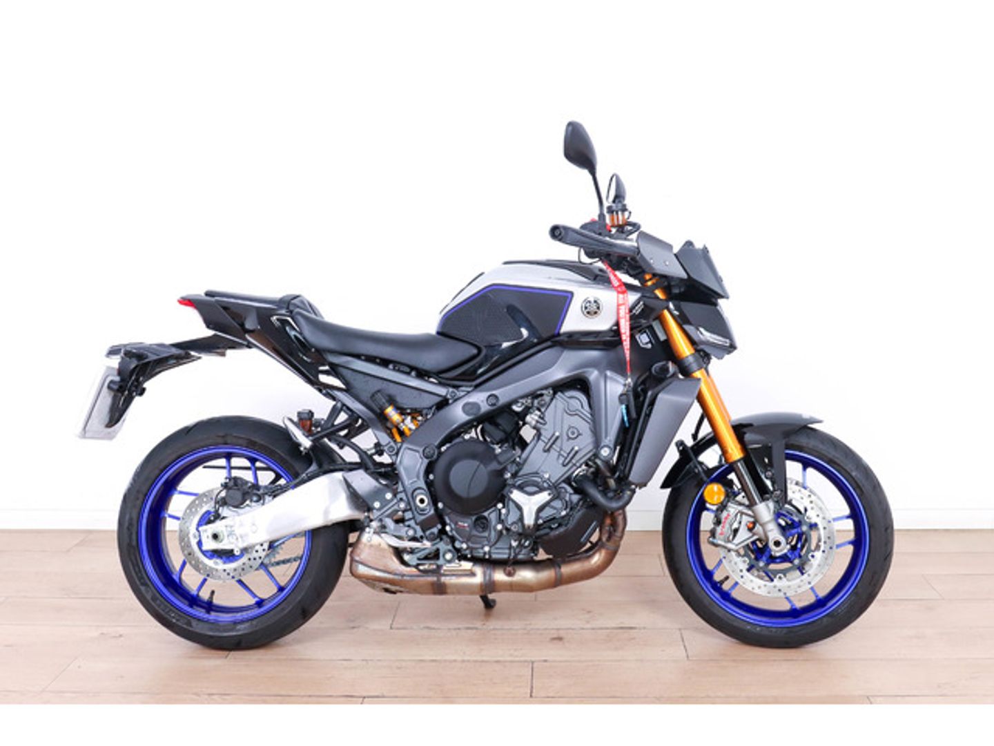 Yamaha MT -09 SP Gris Motorcycle