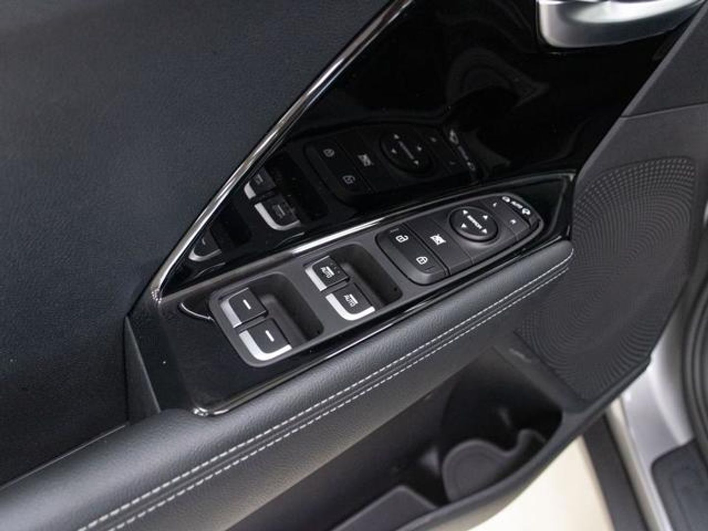 Kia Niro 1.6 GDi HEV Híbrido Drive 104 kW (141 CV)