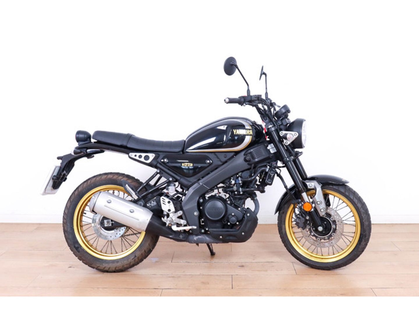 Yamaha XSR125 Legacy Negro Motorcycle