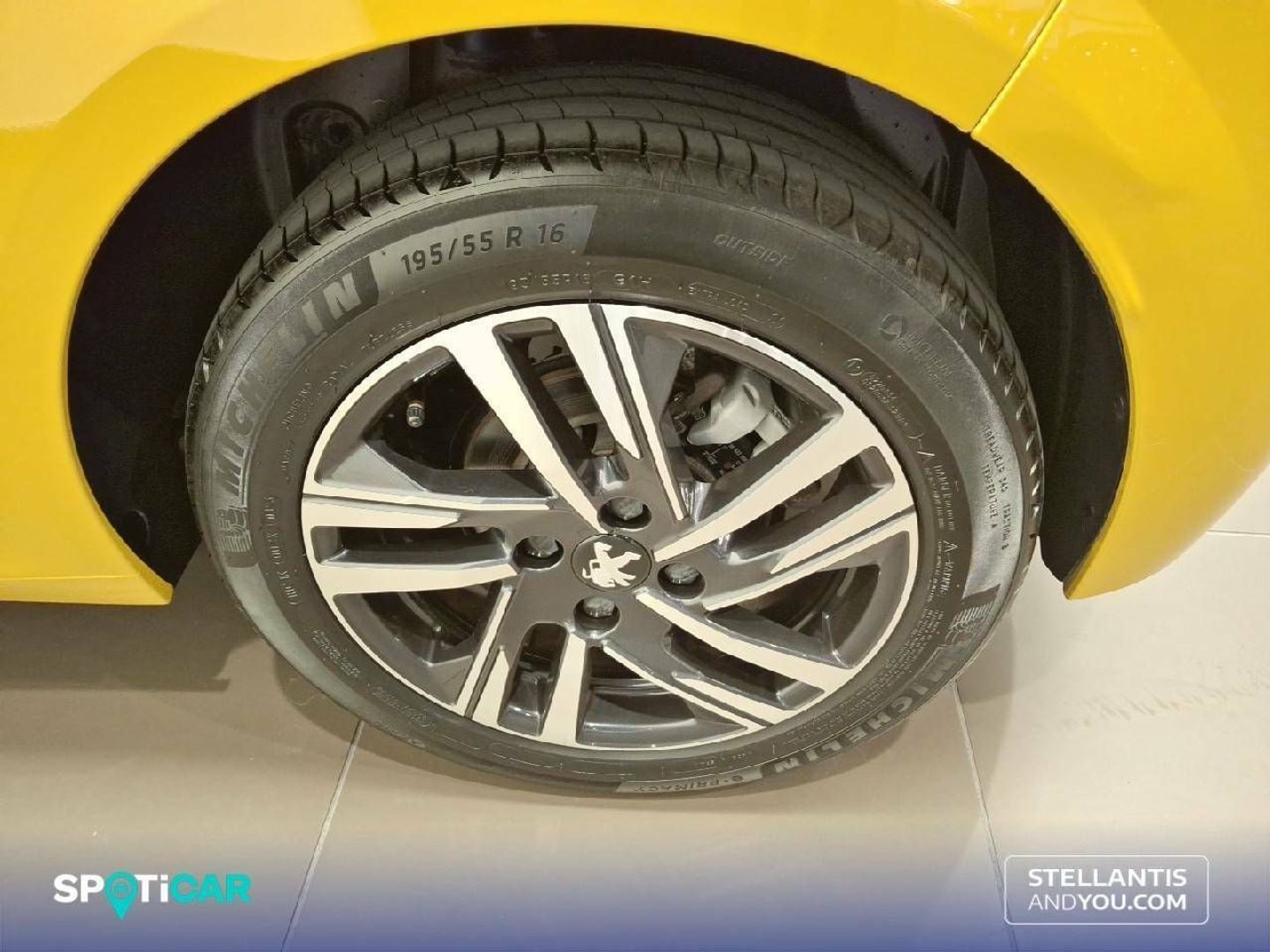 Peugeot 208 PureTech 100 Allure 75 kW (100 CV)