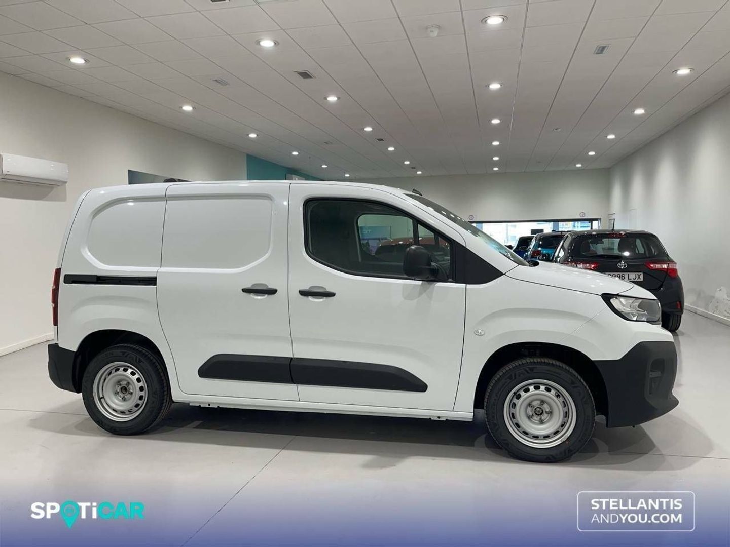 Peugeot Partner Furgon BlueHDi 100 Standard 600kg 75 kW (102 CV)