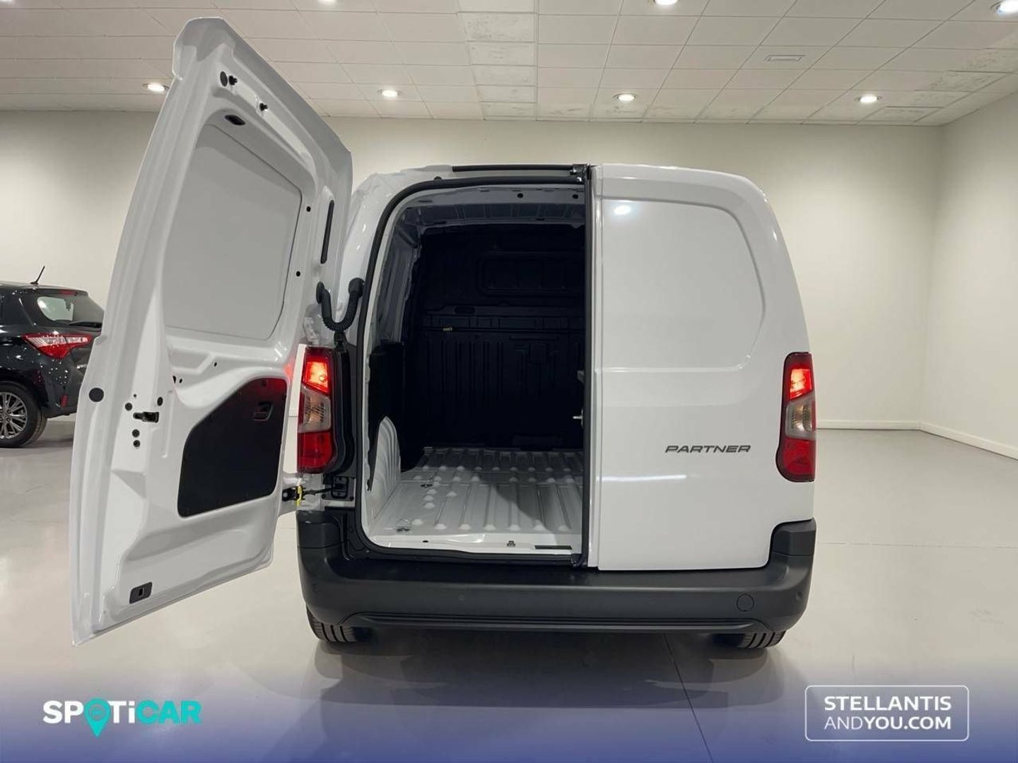 Peugeot Partner Furgon BlueHDi 100 Standard 600kg 75 kW (102 CV)