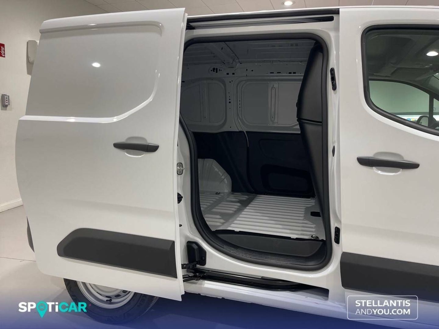 Peugeot Partner Furgon BlueHDi 100 Standard 600kg 75 kW (102 CV)