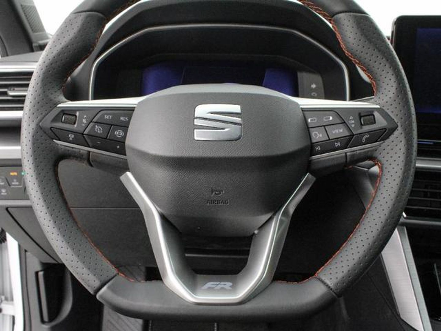 SEAT León 1.5 eTSI S&S FR Special Edition DSG 110 kW (150 CV)