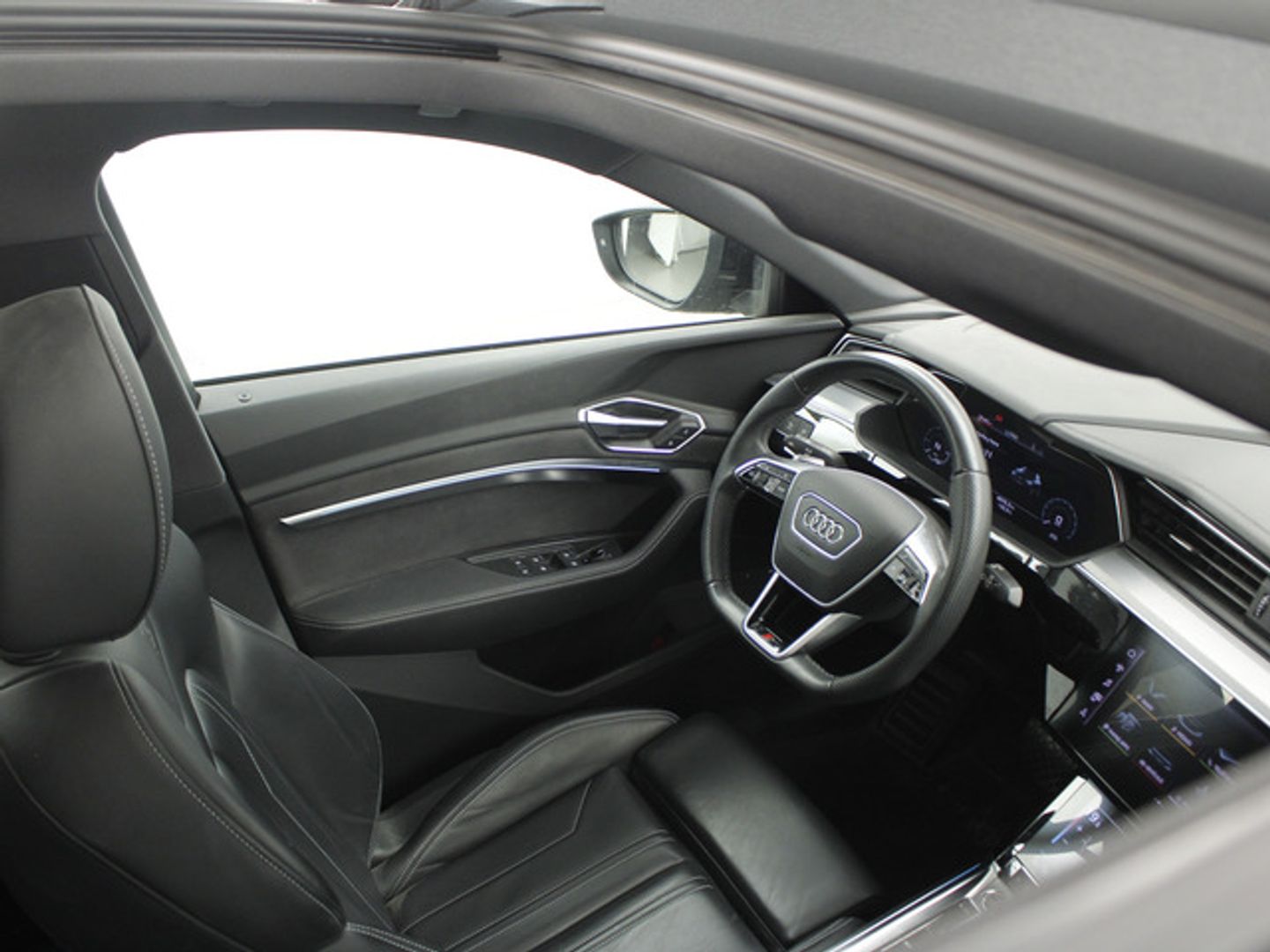 Audi e-tron Sportback S line 55 quattro 300 kW (408 CV)