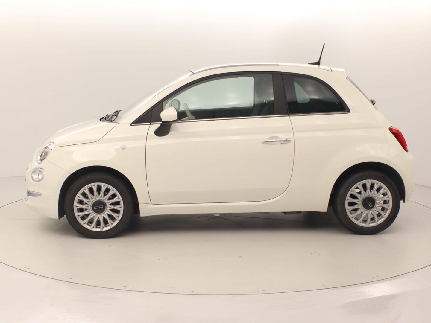 Fiat 500 1.0 Hybrid Dolcevita 51 kW (70 CV)