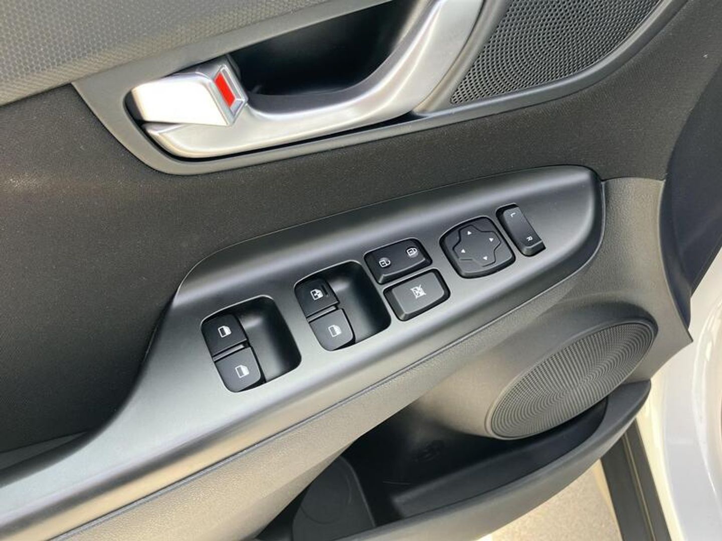 Hyundai Kona 1.6 GDI HEV Maxx DCT 104 kW (141 CV)
