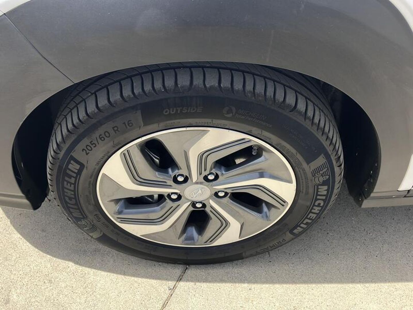 Hyundai Kona 1.6 GDI HEV Maxx DCT 104 kW (141 CV)