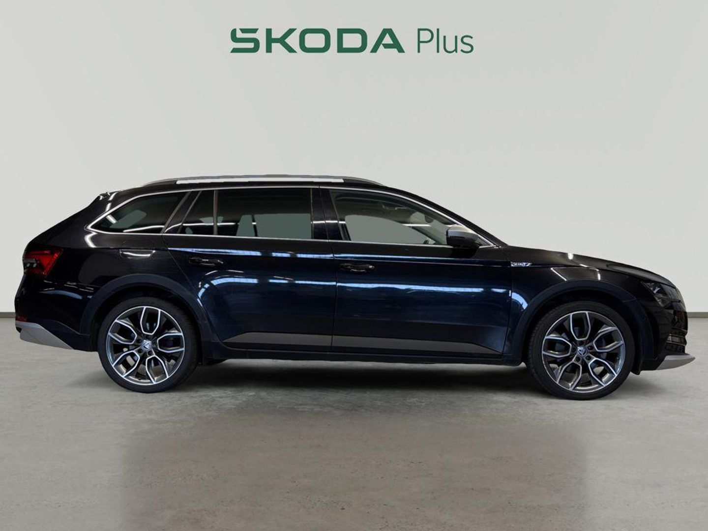 Skoda Superb Combi 2.0 TDI Scout 4x4 DSG 147 kW (200 CV)